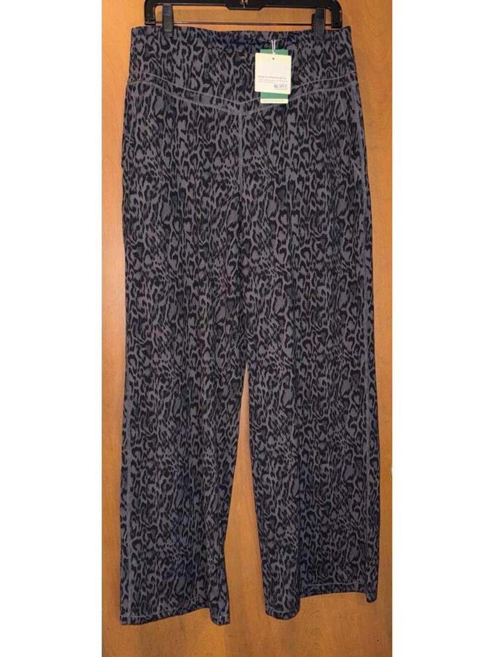 Halara women’s straight leg shadow leopard print sweatpants Sz XL new with tags